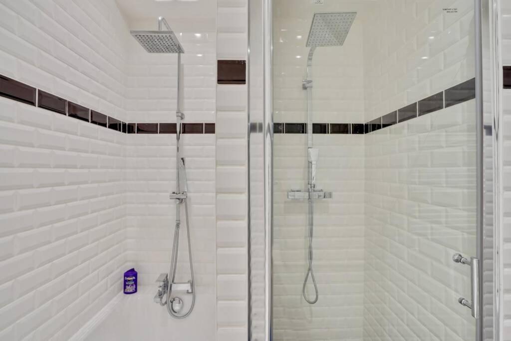 Suite Luxury Republique Париж Экстерьер фото